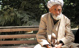 Elderly man from central Uzbekistan. Photo by Lageroth, Wikipedia Commons.