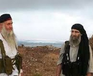 Abu Obeida Qahtan (left) with al-Khal (right). The image first appears to have emerged in 2014. The figure on the left has been misidentified as Abu Muhammad al-Masalama, about whom more below. Photo via Syria Comment.
