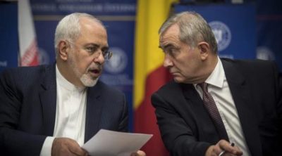 Foreign Minister Mohammad Javad Zarif (l), with Romanian Foreign Minister Lazar Comanescu (r)