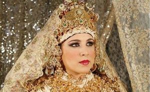 Moroccan bride in traditional attire