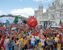WYD_pilgrims_in_Cibeles_square_CNA340x269_World_Catholic_News_8_19_11 World Youth Day pilgrims in Cibeles square