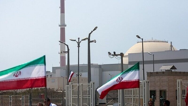 Iran's Bushehr Nuclear Plant. Photo by Hossein Ostovar, Wikimedia Commons.