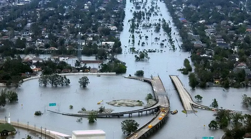 New Orleans, Louisiana in the aftermath of Hurricane Katrina. Photo by U.S. Coast Guard, Petty Officer 2nd Class Kyle Niemi, Wikipedia Commons.