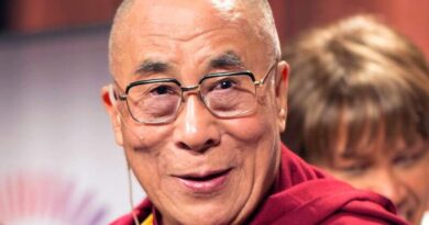 Dalai Lama. Photo by *christopher*, Wikipedia Commons.