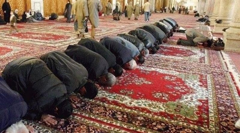 by Antonio Muslims praying. Photo by by Antonio Melina/Agência Brasil, Wikipedia Commons.Melina/Agência Brasil