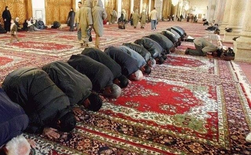 by Antonio Muslims praying. Photo by by Antonio Melina/Agência Brasil, Wikipedia Commons.Melina/Agência Brasil