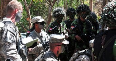 Indonesian National Armed Forces and U.S. Army Soldiers receive tactical briefing during field training exercise Garuda Shield 2014 (U.S. Army/Matthew Veasley)