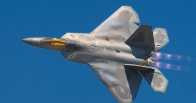 A US F-22 Raptor. Photo by Rob Shenk, Wikipedia Commons.