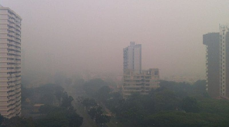 Haze in Singapore. Photo by Wolcott, Wikipedia Commons.