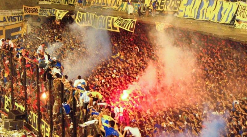 Boca Juniors fans in the second leg of the 2005 South American Cup Final. Photo by Nica, Wikimedia Commons.