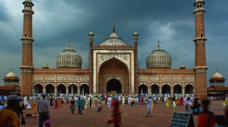 Jama Masjid in Delhi is the largest Mosque of India. Photo by Shashwat Nagpal, Wikipedia Commons.