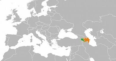 Locations of Armenia (green) and Azerbaijan. Source: Wikipedia Commons.