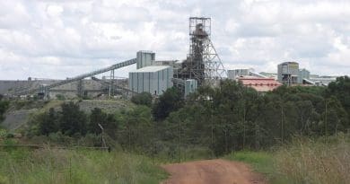 Premier Diamond Mine, Cullinan, Gauteng, South Africa. Photo by NJR ZA, Wikipedia Commons.