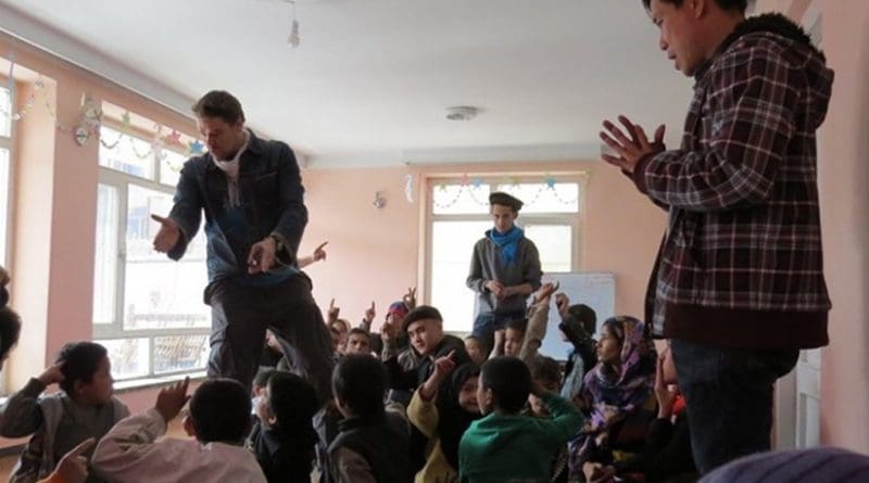 Peer mediation in Kabul. Photo Credit: VCNV.