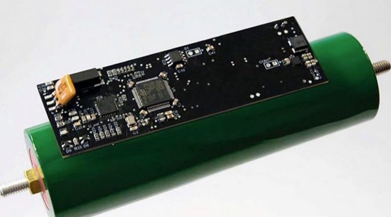 ntelligent cell of the Fraunhofer IPA: A microcontroller records physical parameters such as temperature and state of charge. If a cell is empty, it switches itself off automatically. © Fraunhofer IPA