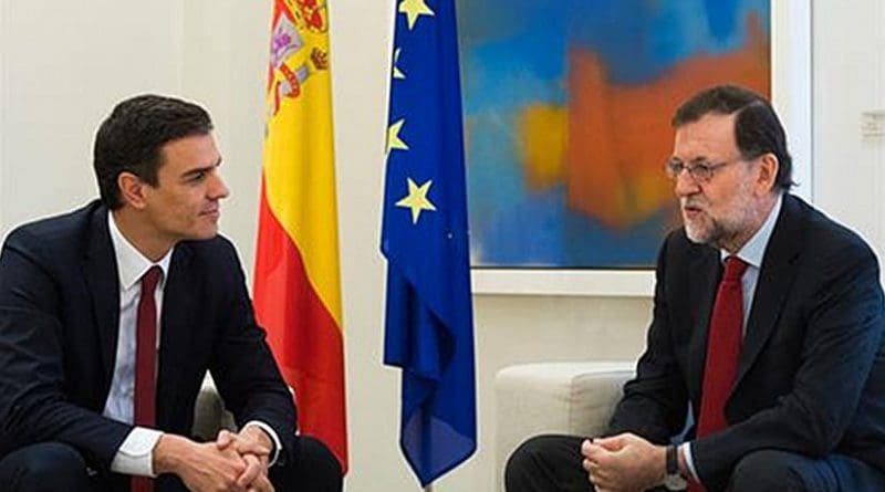 Spain's Mariano Rajoy holding a meeting with Pedro Sánchez (PSOE). Photo Credit: Pool Moncloa by David Mudarra.
