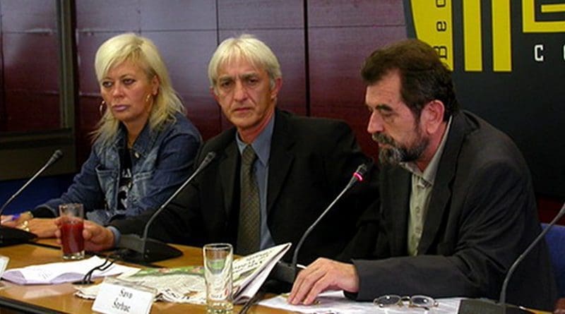 Dragan Vasiljković (Center). Photo Credit: Medija centar Beograd, Wikipedia Commons.