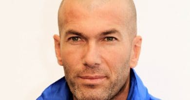 Zinedine Zidane. Photo by Walterlan Papetti, Wikipedia Commons.