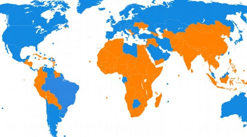 World map showing countries above and below the world GDP (PPP) per capita, currently $10,700. Source: IMF (International Monetary Fund). Blue above world GDP (PPP) per capita. Orange below world GDP (PPP) per capita