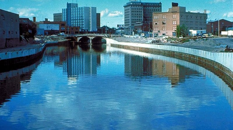 Flint River in Downtown Flint, circa 1979. Photo Credit: U.S. Army Corps of Engineers Digital Visual Library, Wikipedia Commons.