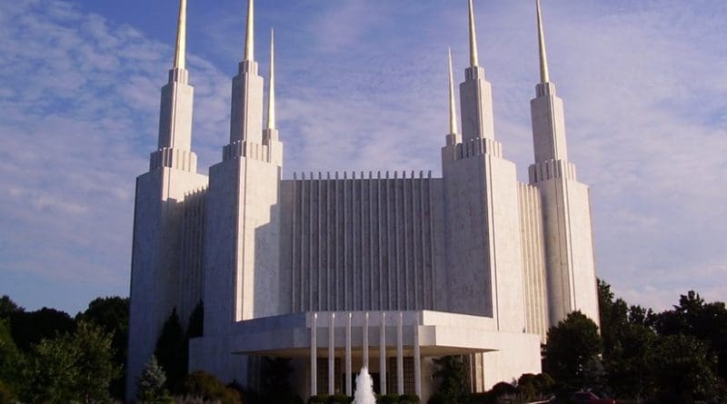 The Washington D.C. LDS (Mormon) Temple. Photo by Uriah923, Wikipedia Commons.