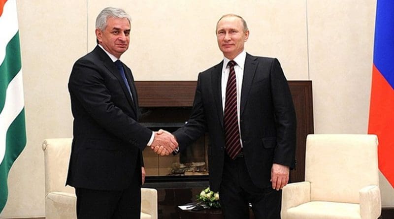 Russia's Vladimir Putin meets with President of Abkhazia Raul Khadjimba. Source: Kremlin.ru