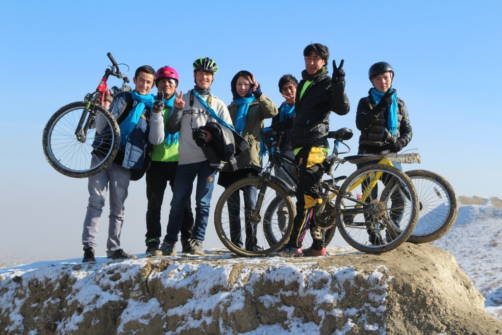 The Afghan Peace Volunteers in the new ‘Borderfree Afghan Cycling Club’ team. Photo by Dr. Hakim.