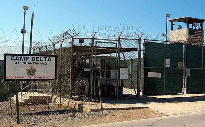 Camp Delta, Guantanamo. Photo by Kathleen T. Rhem, US Defense Dept, Wikipedia Commons.