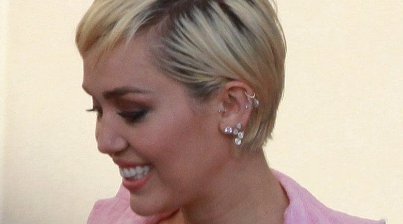 Miley Cyrus. Photo by onetwothreefourfive, Wikipedia Commons.
