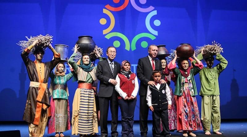UN Secretary-General Ban Ki-moon (left) with Turkish Prime Minister Recep Tayyip Erdoğan (right). Source: WHS