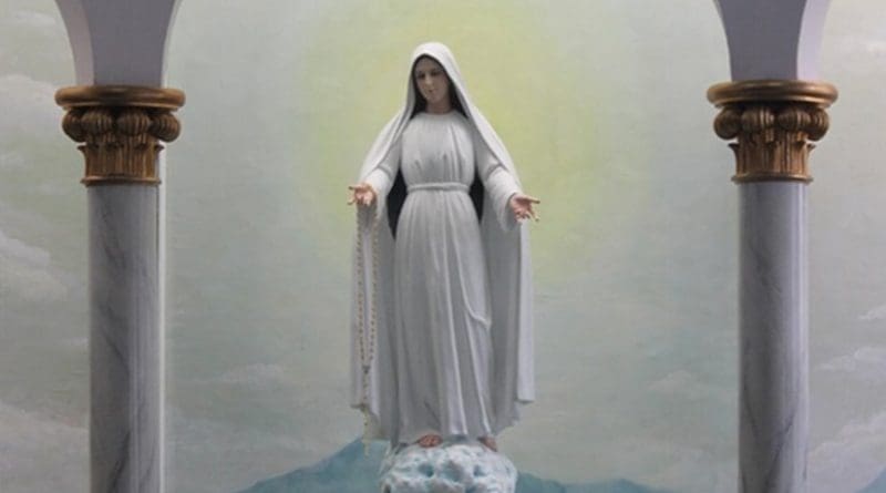 Our Lady Mary Mediatrix of All Grace. Credit: Srppateros, Wikipedia Commons.