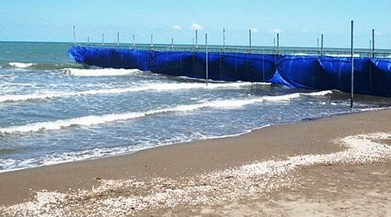 Gender segregated swimming area in Iran. File photo via Radio Zamaneh.