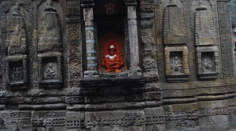 his is a damaged and clamped pillar at Lakshi Narayan temple, Chamba, India. Damage likely to have occurred during the 1555 Kashmir earthquake. Credit Mayank Joshi