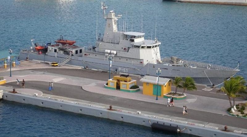 HMBS Nassau. Photo by Erick Perez, Wikipedia Commons.