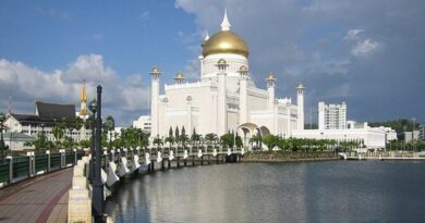 The Great Mosque in Brunei. Photo by Daniel Weiss, Wikipedia Commons.