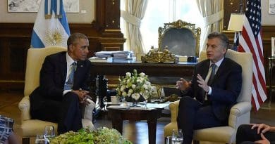 Argentina´s president Mauricio Macri with the presidente of the United States Barack Obama. Photo by Presidencia de la Nación Argentina, Wikimedia Commons.