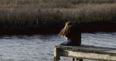 Self-Injuring Young Girls Overestimate Negative Feedback In Social Media sad depression
