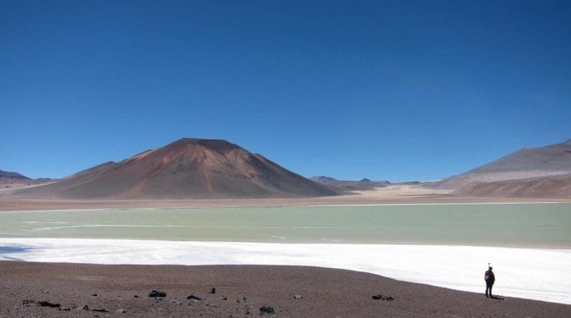 he Altiplano-Puna plateau in the central Andes features vast plains punctuated by spectacular volcanoes, such as the Lazufre volcanic complex in Chile seen here. Credit Noah Finnegan