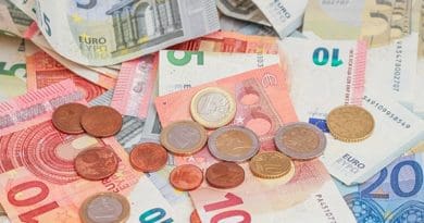 euro bills currency coins