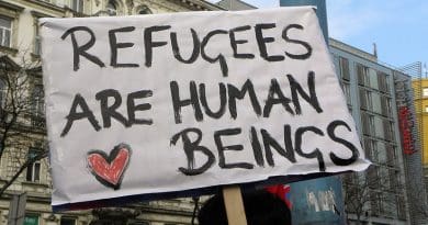 Pro-refugee sign. Photo by Haeferl, Wikimedia Commons.