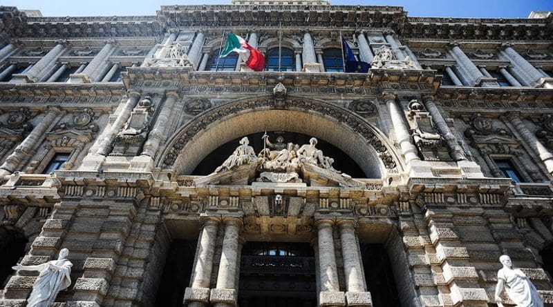 Front view of the Palace of Justice, Rome (Palazzo di Giustizia), Prati District, Rome, Italy. Photo by Mstyslav Chernov, Wikipedia Commons.