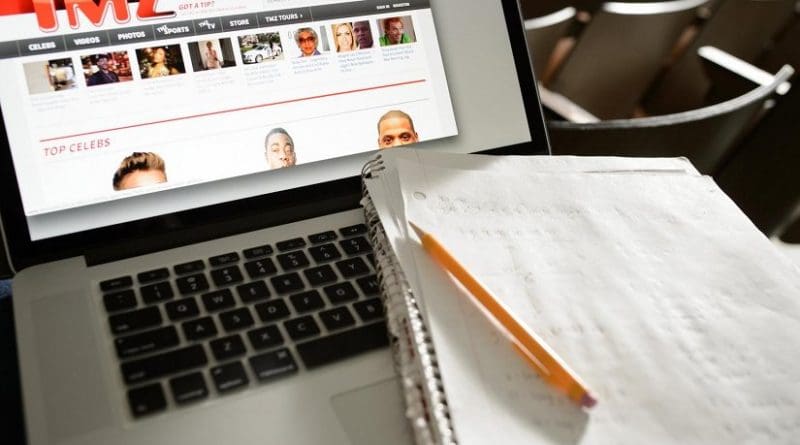 College students spent 37 minutes, on average, surfing the net in class -- and their grades suffered for it, according to a Michigan State University study. Credit Michigan State University