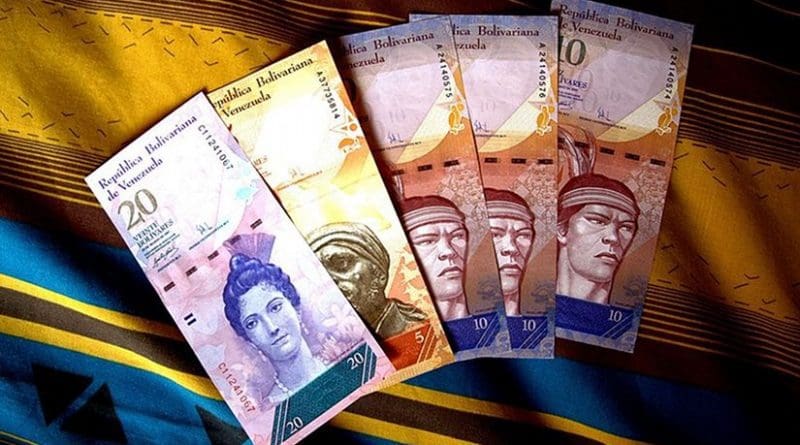 Various Venezuelan 2007–2015 series bolívar fuerte banknotes. Photo by Jorge Andrés Paparoni Bruzual, Wikipedia Commons.