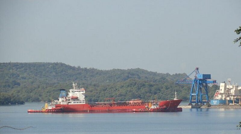Sri Lanka's Trincomalee Habour. Photo by Rehman Abubakr, Wikipedia Commons.