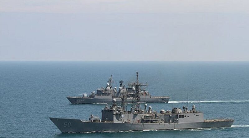 US navy ships during a NATO exercise in the Black Sea. Photo: US Navy/Wikimedia Commons.