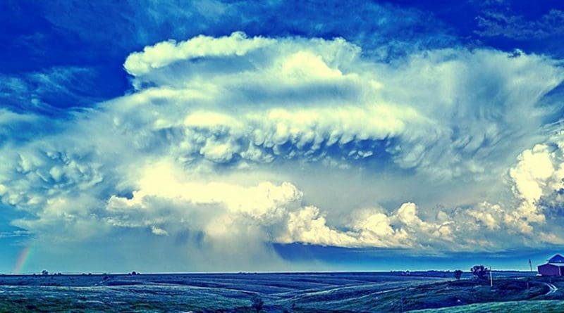 A supercell thunderstorm passes near Elm Creek, Nebraska, in July 2014. Penn State meteorologists have been examining the widths of storms' updrafts to predict the likelihood of dangerous hail. Credit NOAA