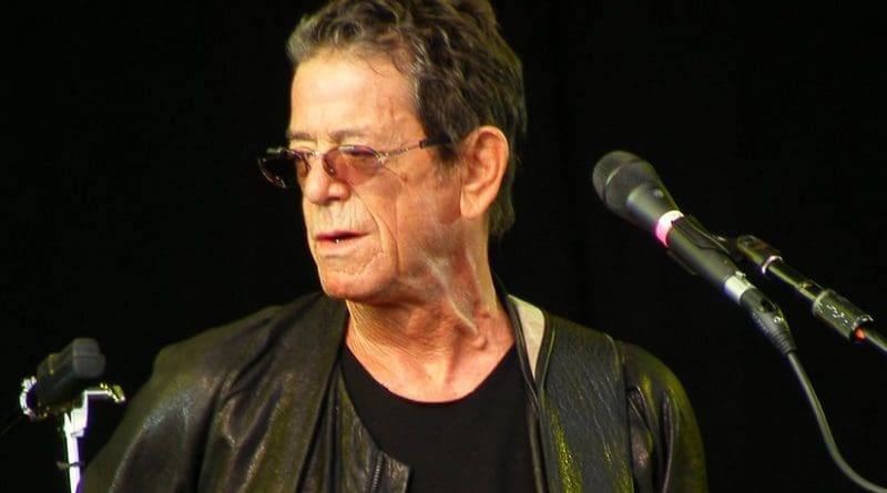 Lou Reed. Photo by Man Alive!, Wikimedia Commons.