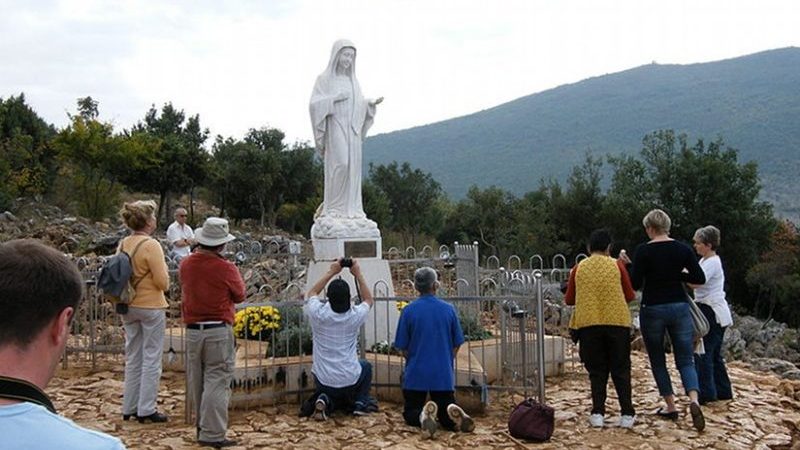 Statue of Virgin Mary at Podbrdo, place of apparition in Medjugorje, Bosnia. Photo by Beemwej, Wikipedia Commons.