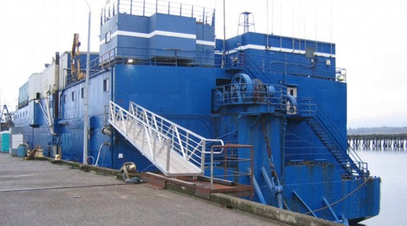 A floating fish processor docked in Astoria, Oregon. Photo by Sdm9093, Wikipedia Commons.