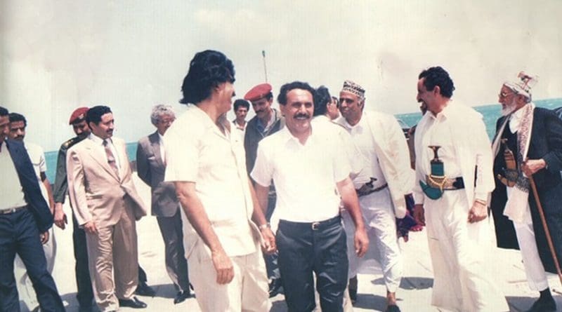 Ali Abdullah Saleh and Ali Salim Al-Beidh, picture was taken right the unification of Yemen 1990. Source: Wikipedia Commons.